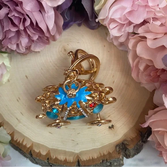 Cinderella’s Royal Blue & Gold Crystal Carriage Keychain - Picture 6 of 11